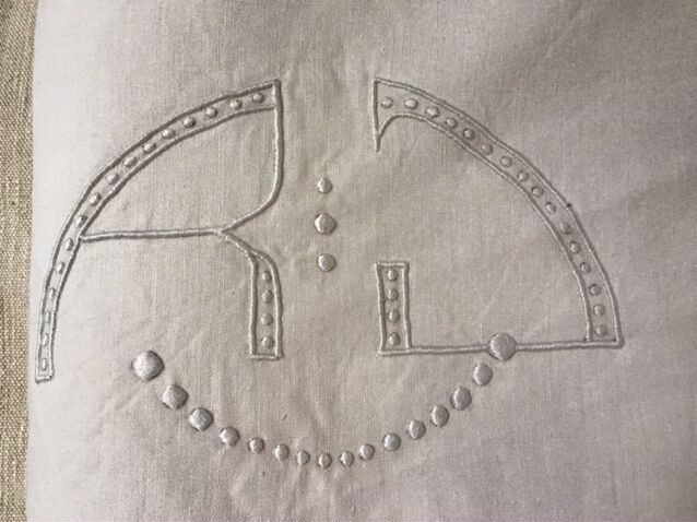 Drap 2 people marked RD