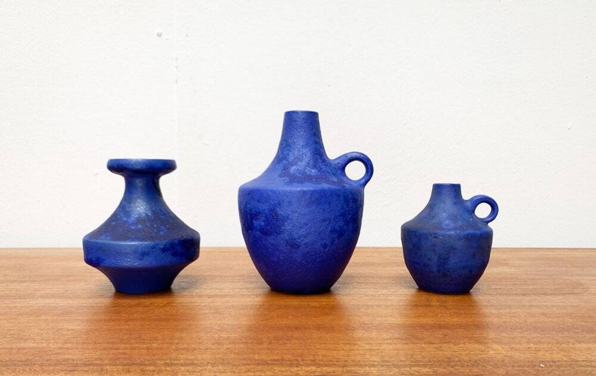 Mid-century German minimalist cobalt blue vases by Hartwig Heyne Pottery, 1960s, set of 3.