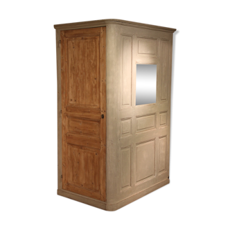 Cabin partition
