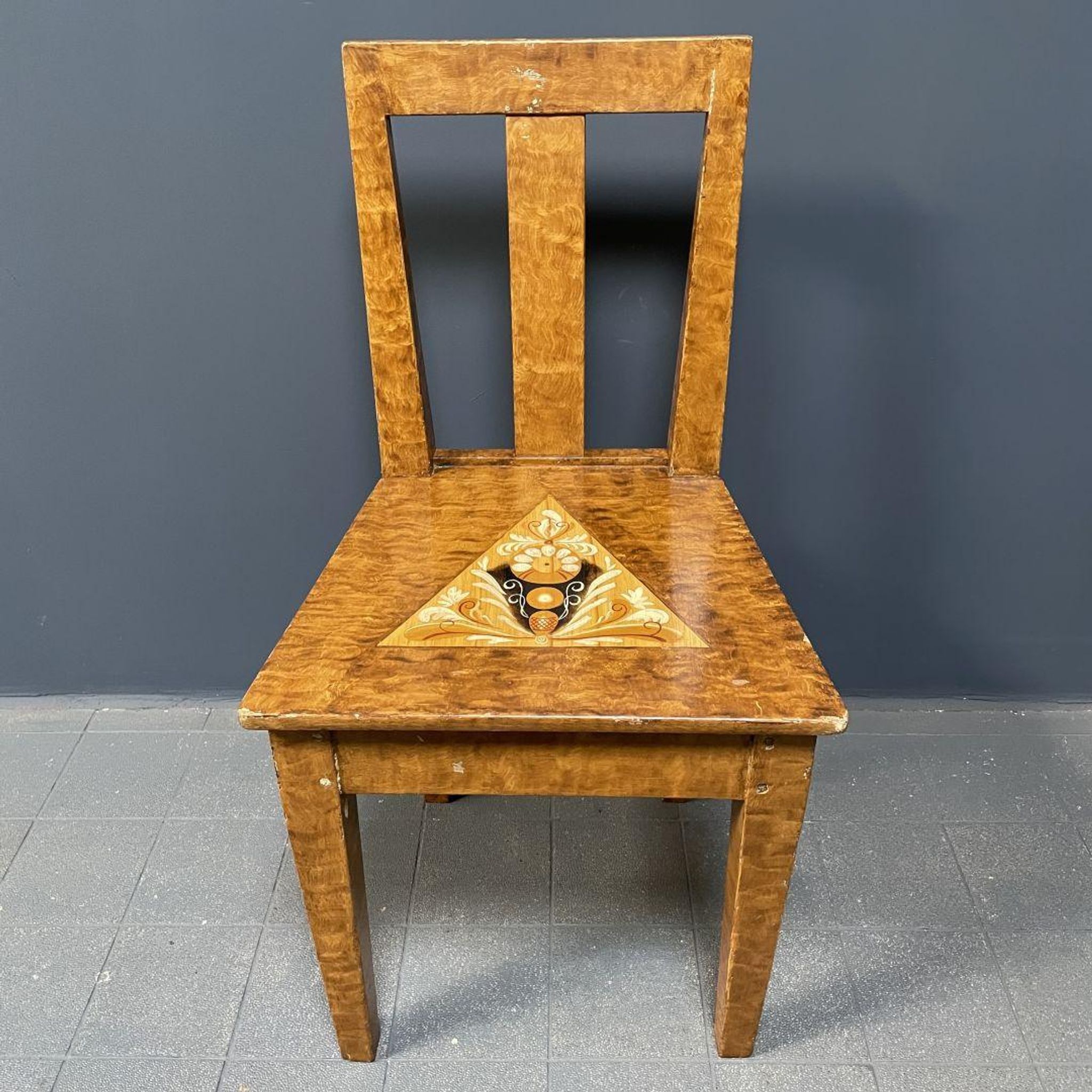 Set of 2 painted Swedish chairs