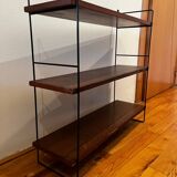 Tomado shelf