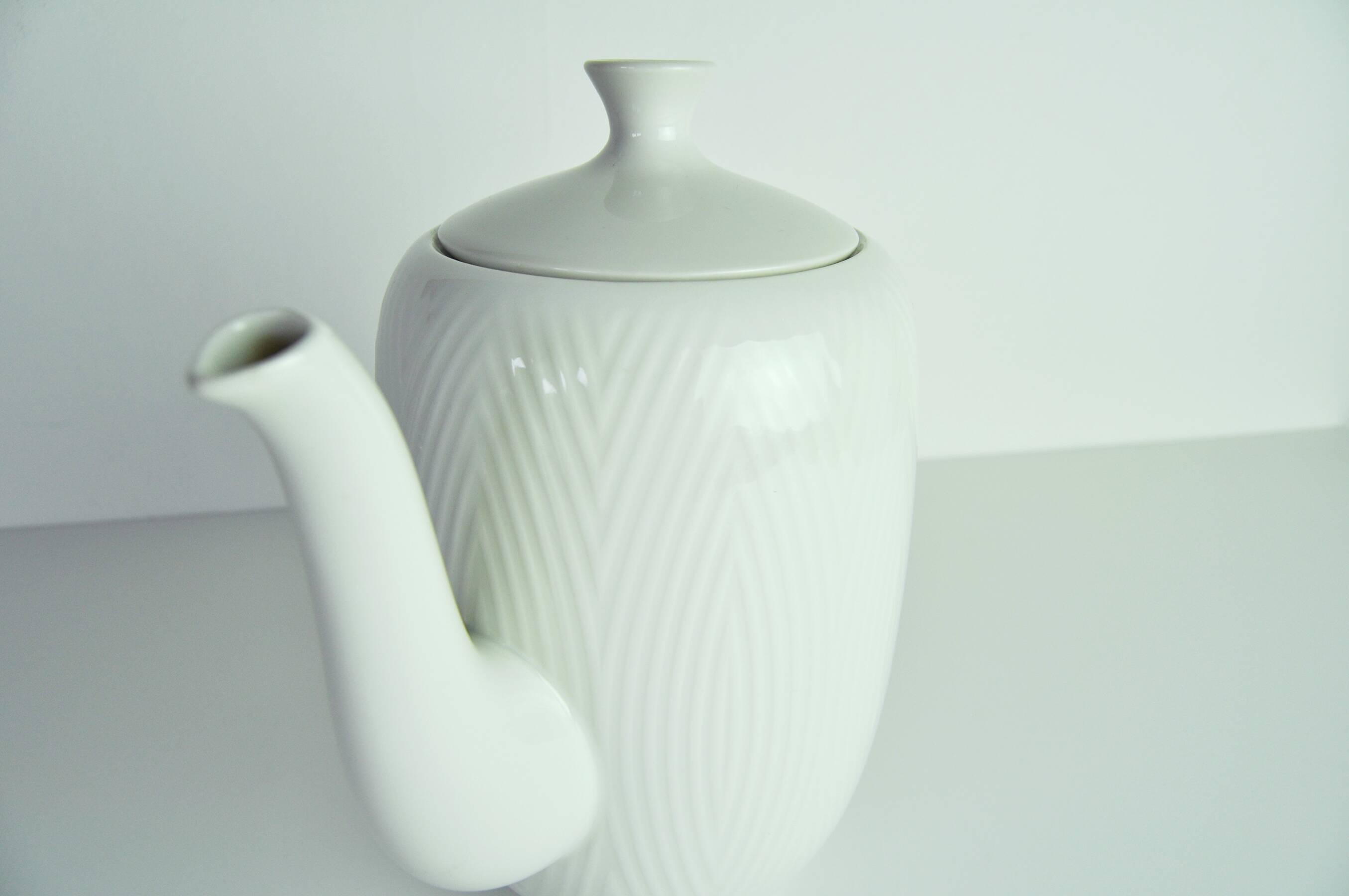 Axel Salto, Porcelain Coffee Pot for Royal Copenhagen, 1956