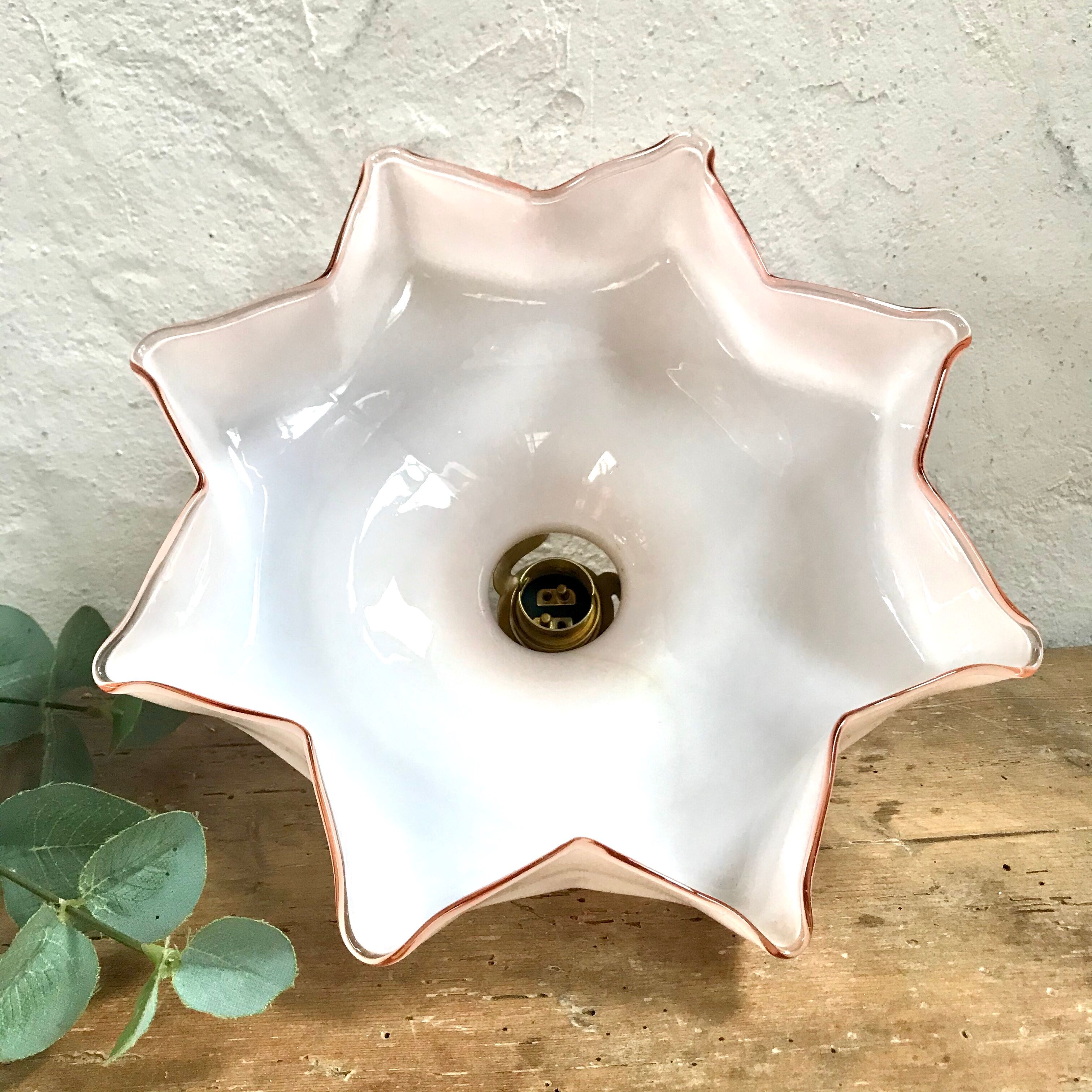 Pink opaline suspension