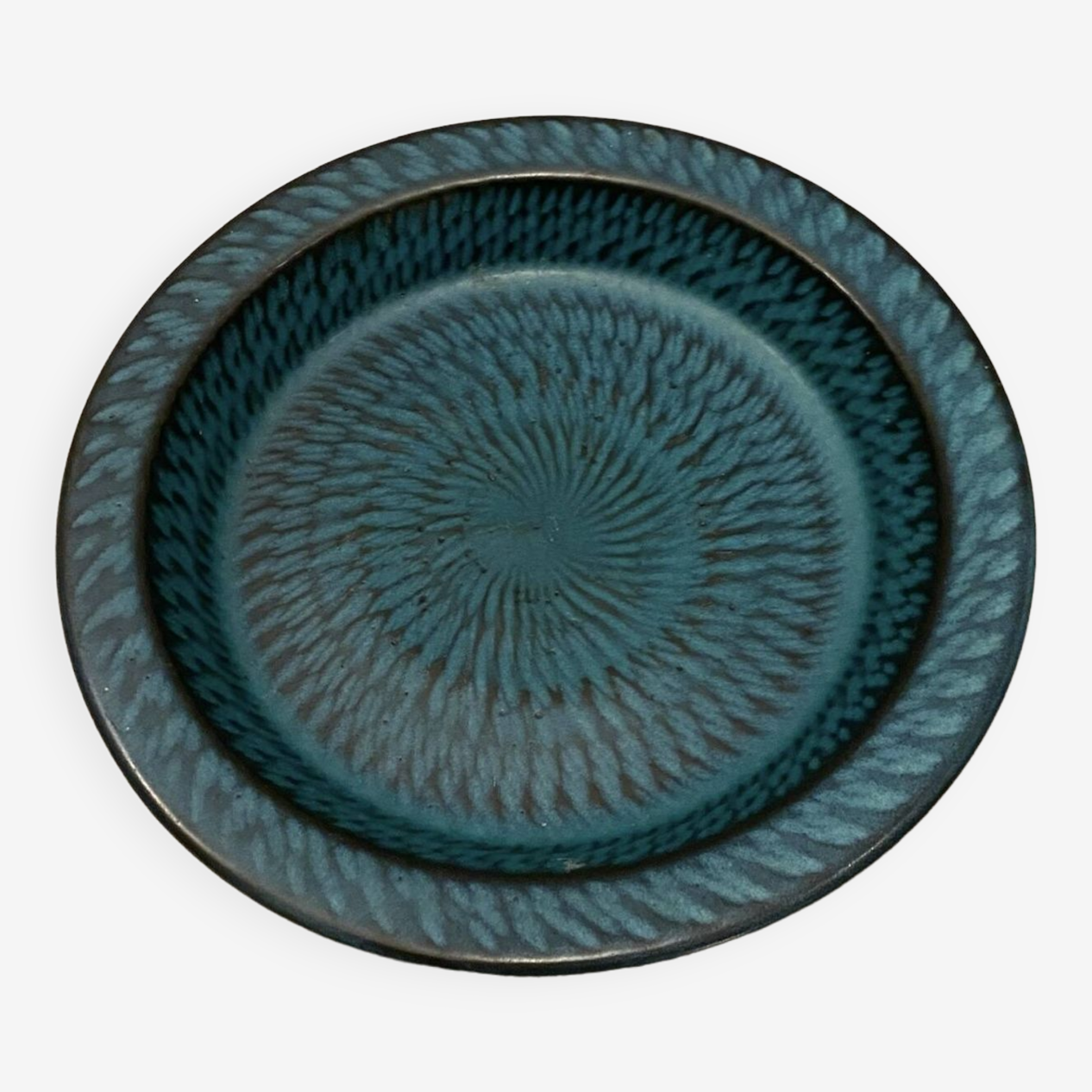A Gunnar Nyland Stoneware Dish A Gunnar Nyland Stoneware Dish