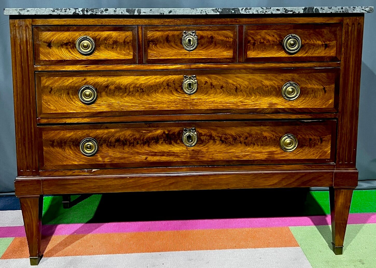 Commode de style Louis XVI