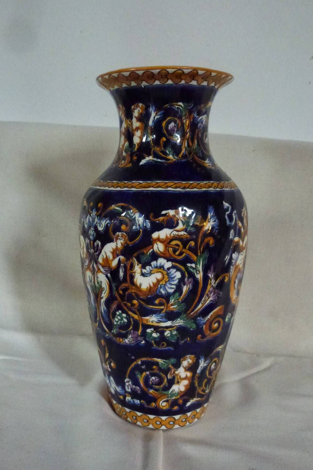 Blue vase gien