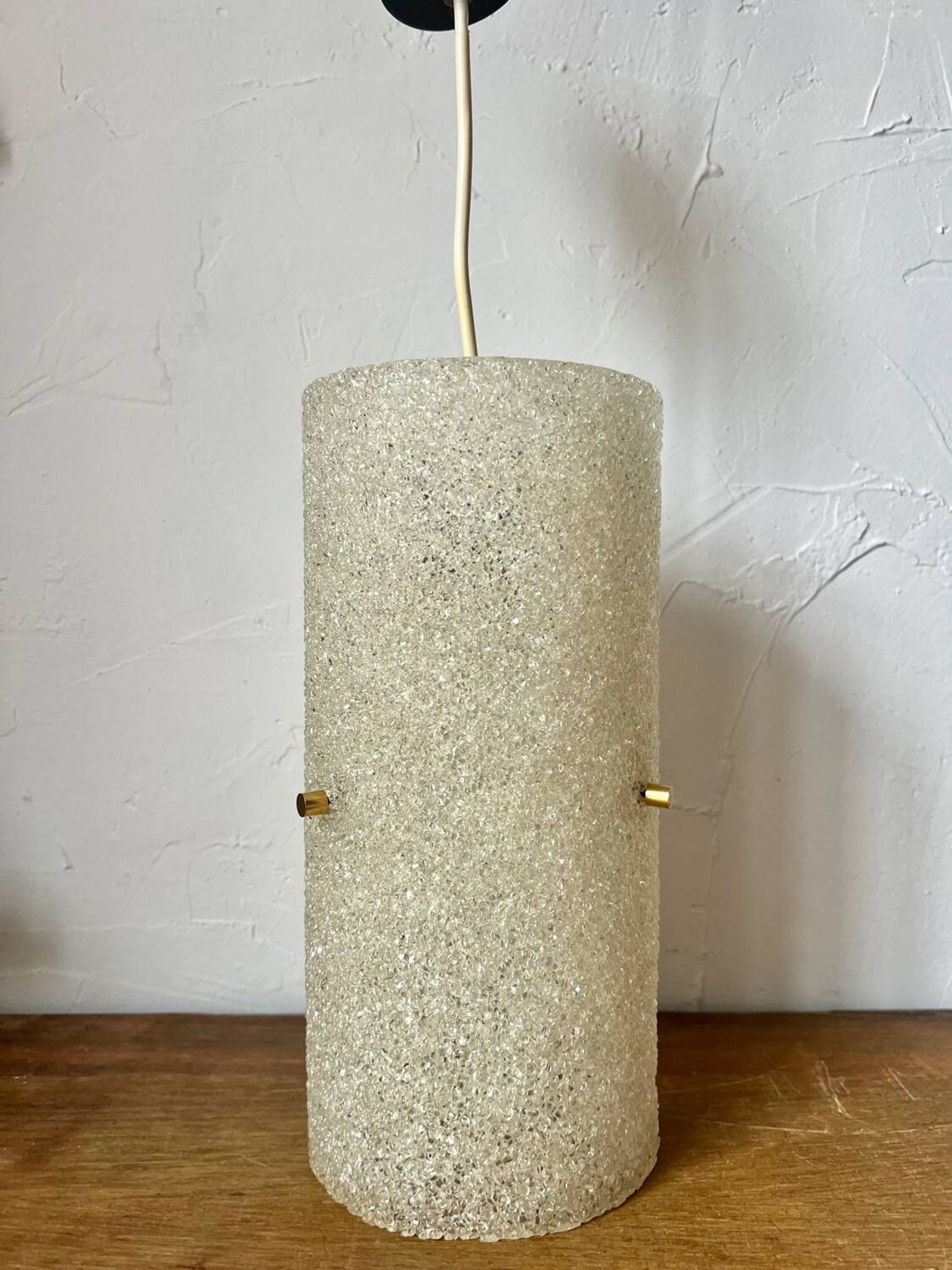 Suspension cylindrique granitée vintage 1970