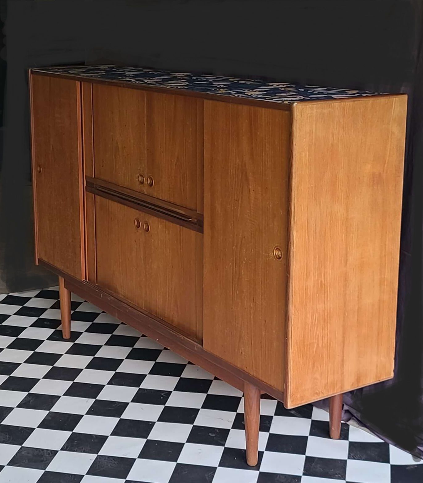 Scandinavian enfilade