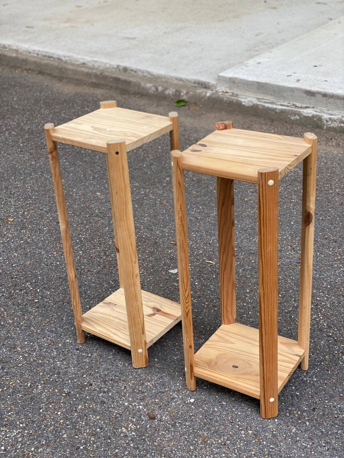 2 étagères scandinaves en bois massif 67cm