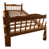 Single bed in solid wood, slatted base