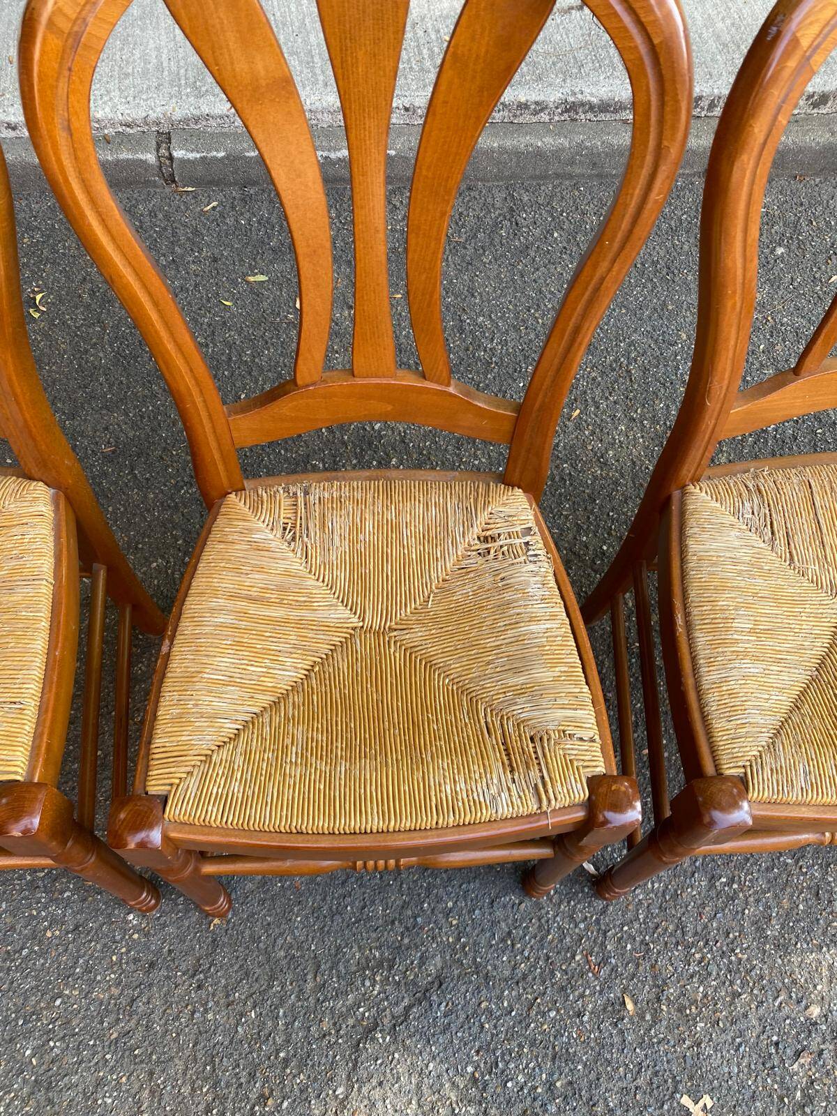 4 country-style Louis Philippe medallion chairs with rush seats from the 1970s.