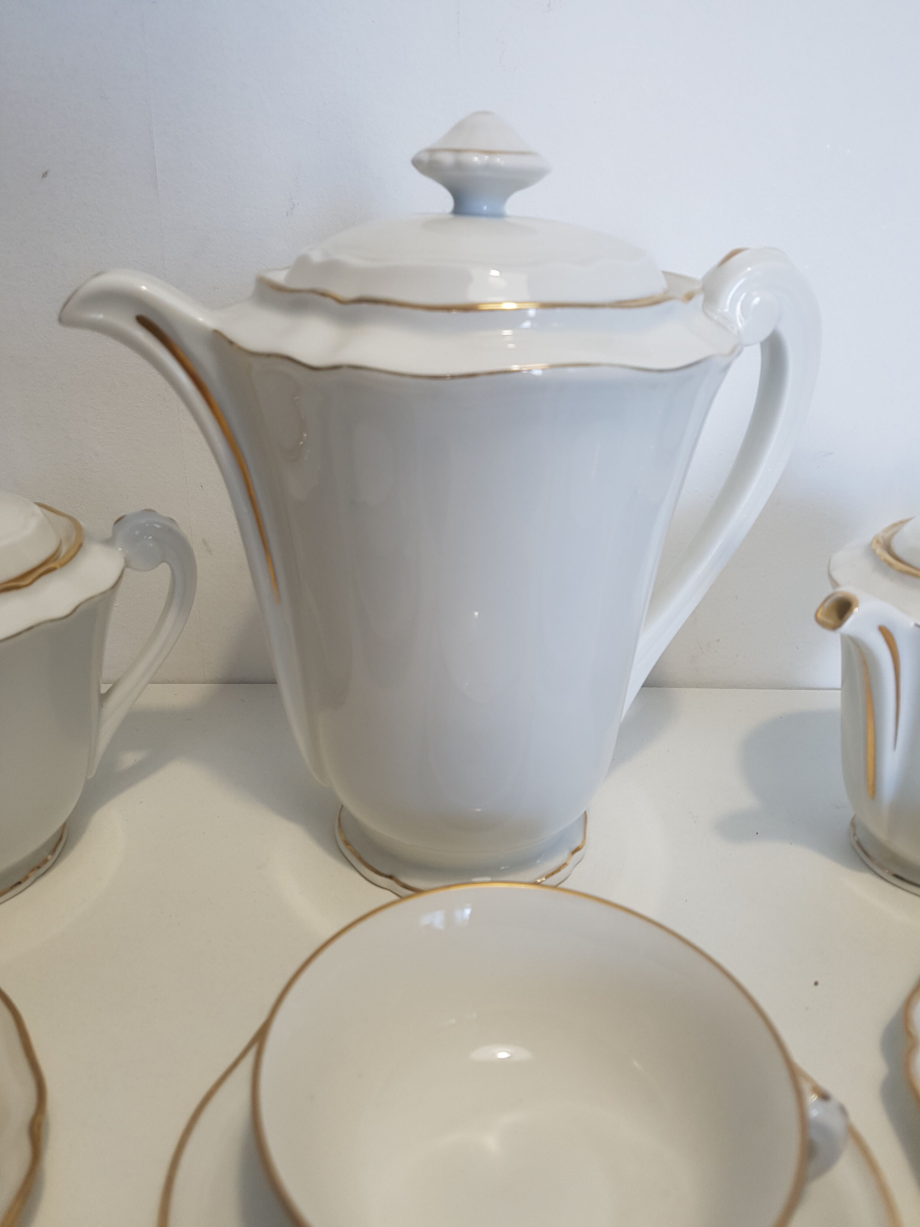 Coffee service in limoges porcelain, white and gold