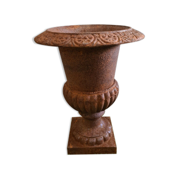 Vase médicis en fonte