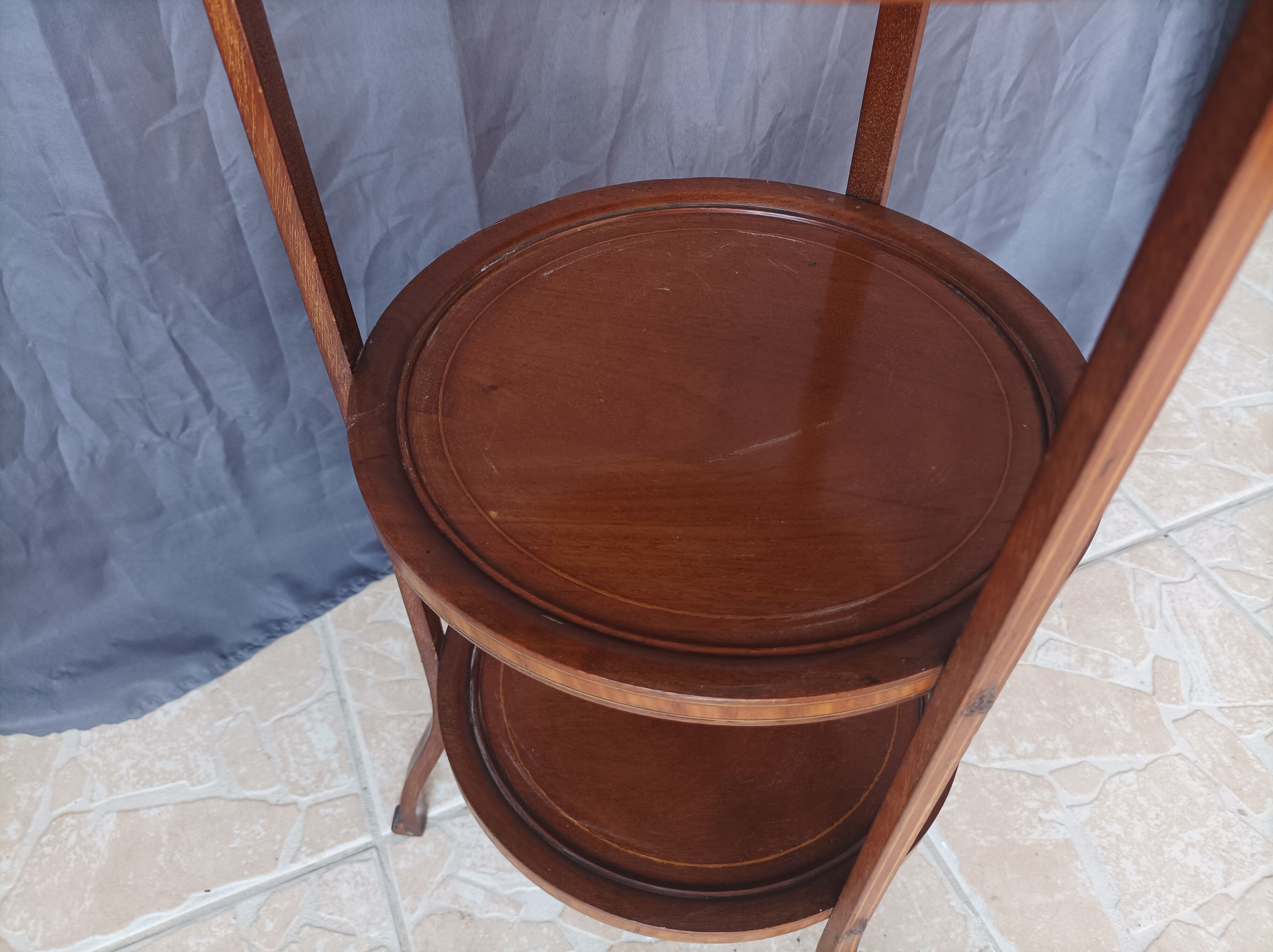 English pedestal table 3 mahogany trays