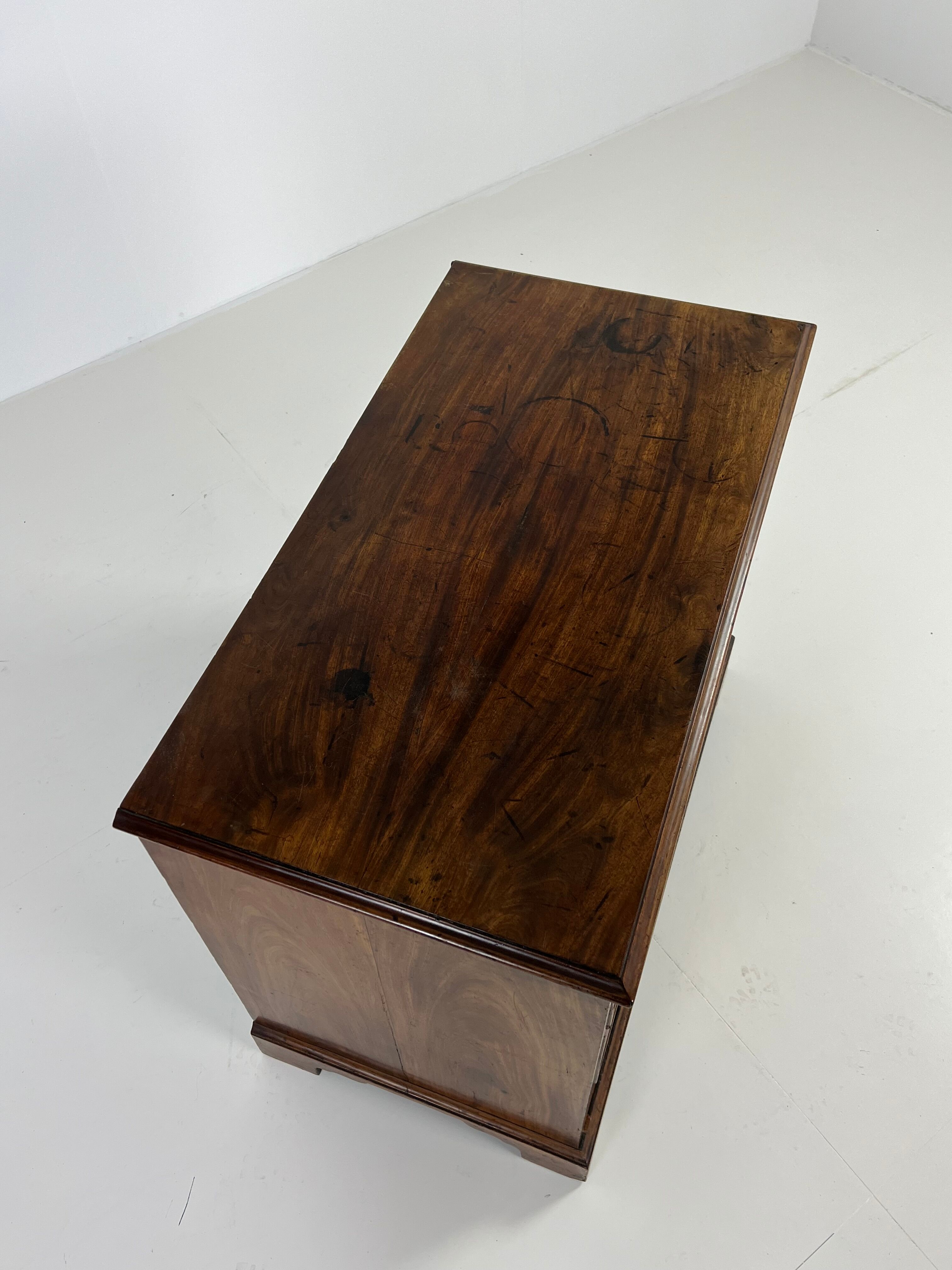 Commode anglaise