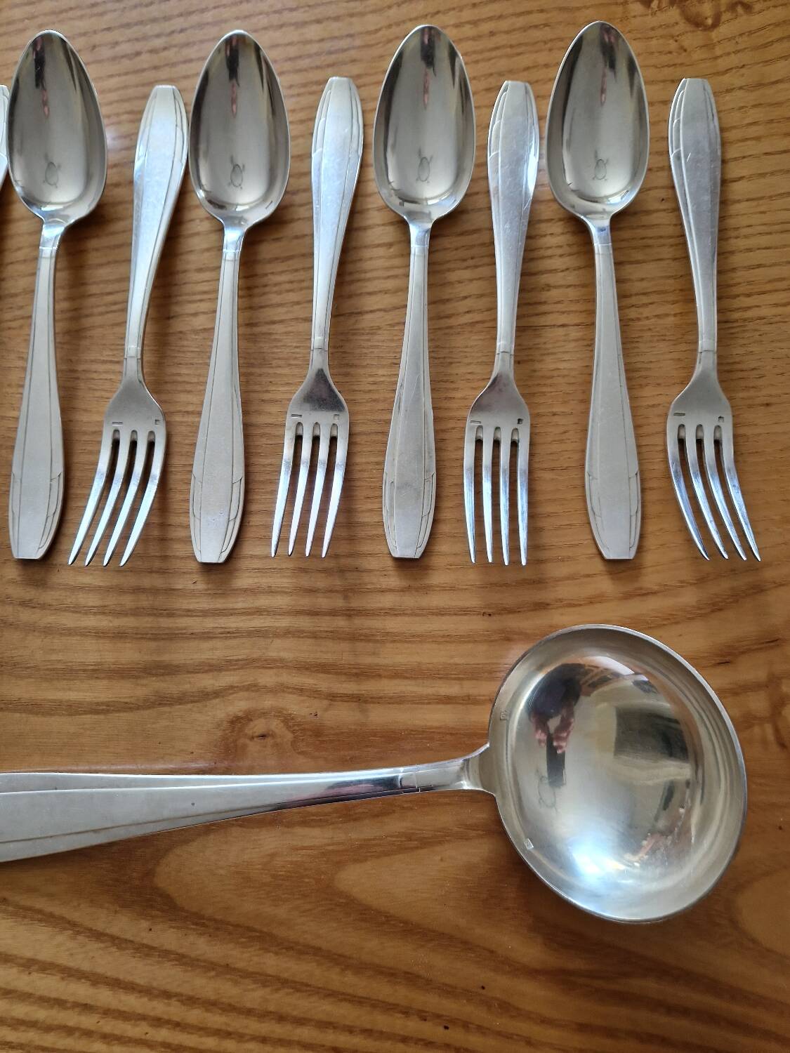 Apollo 12-piece silver-plated cutlery set