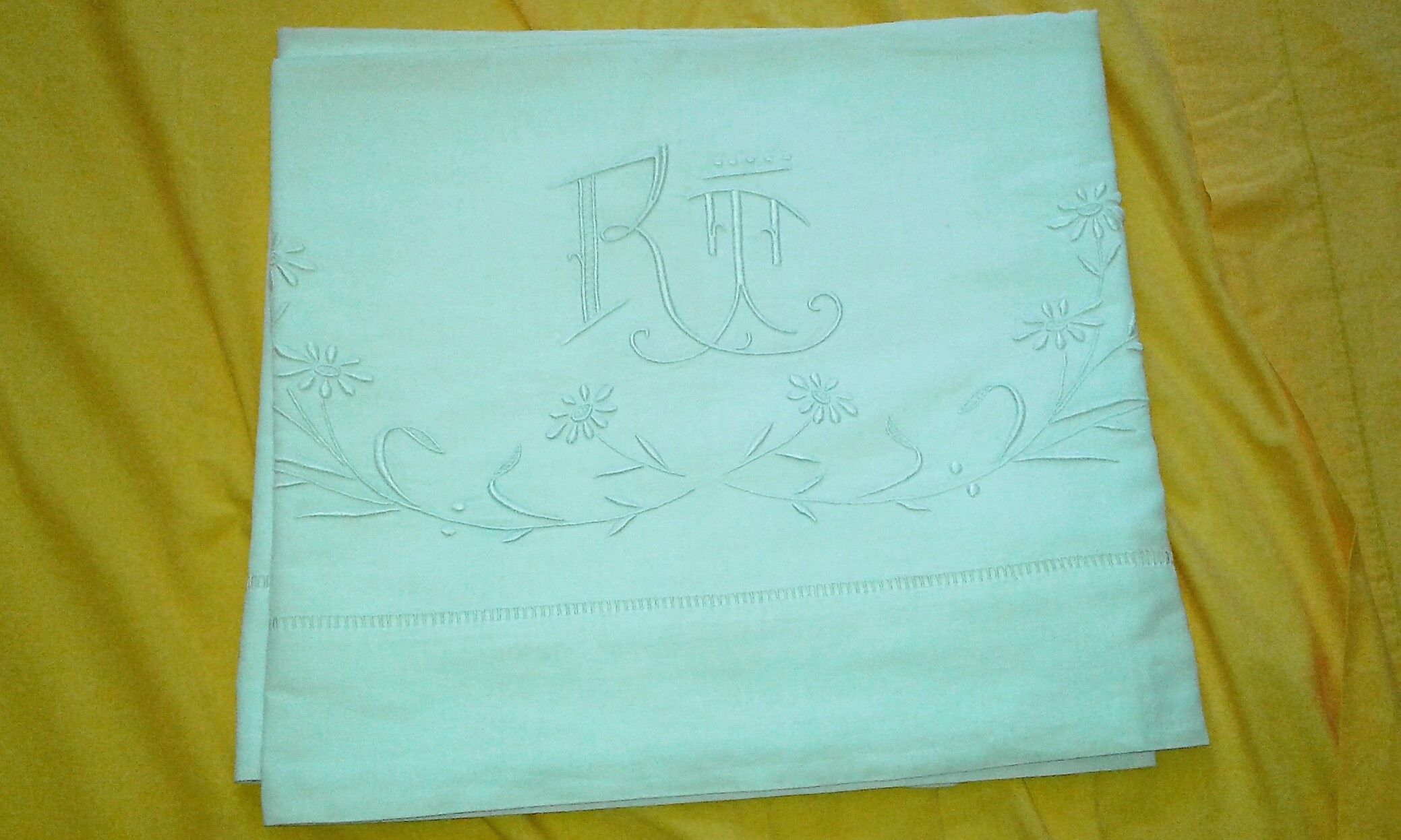 4 old embroidered sheet set