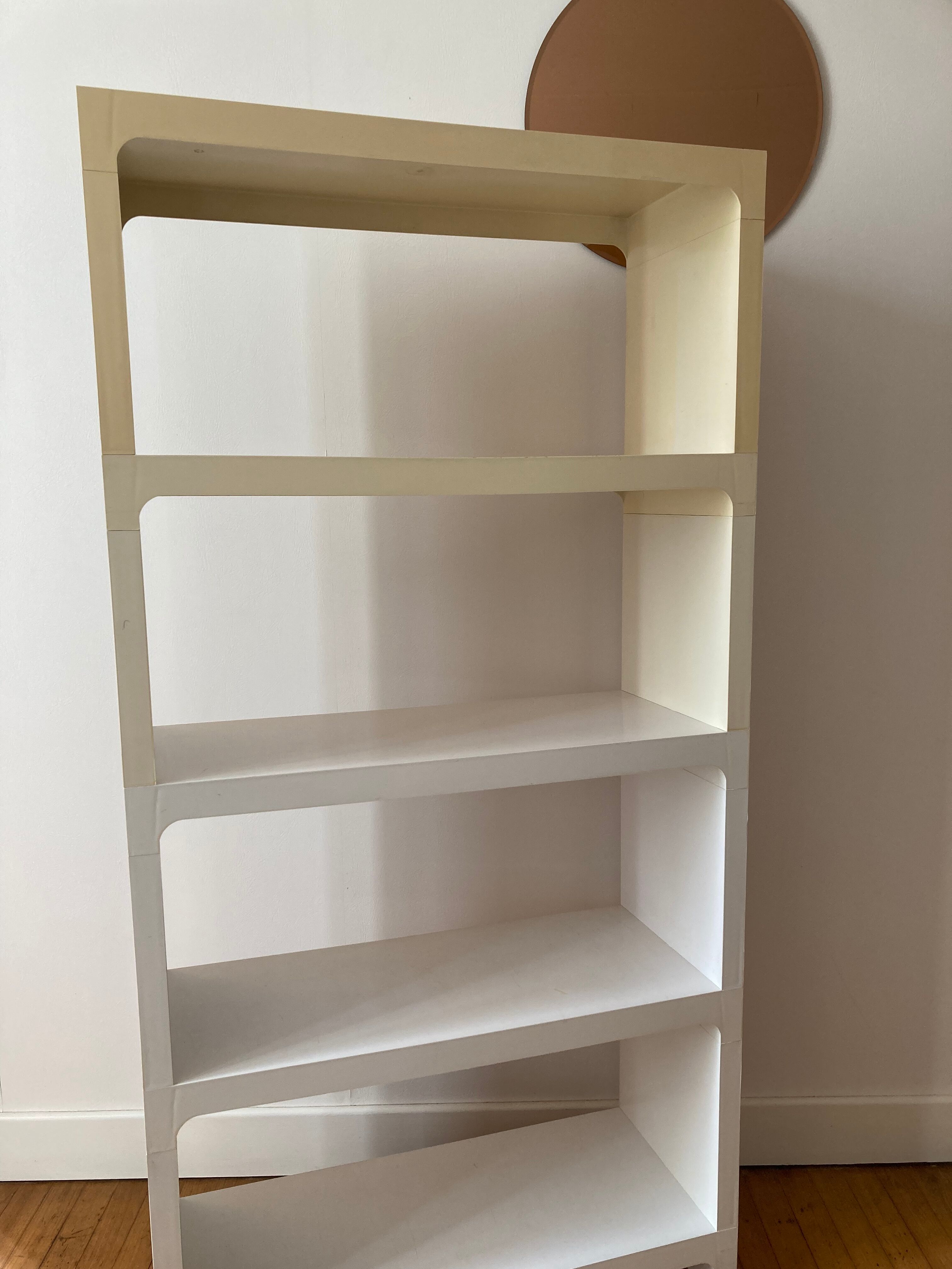 Prisunic shelves