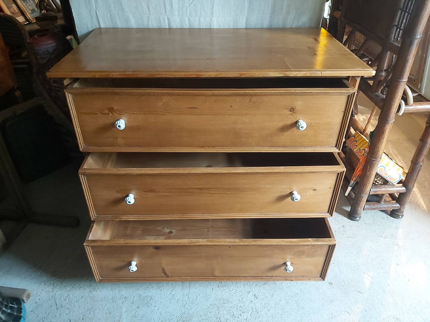 Vintage pin commode