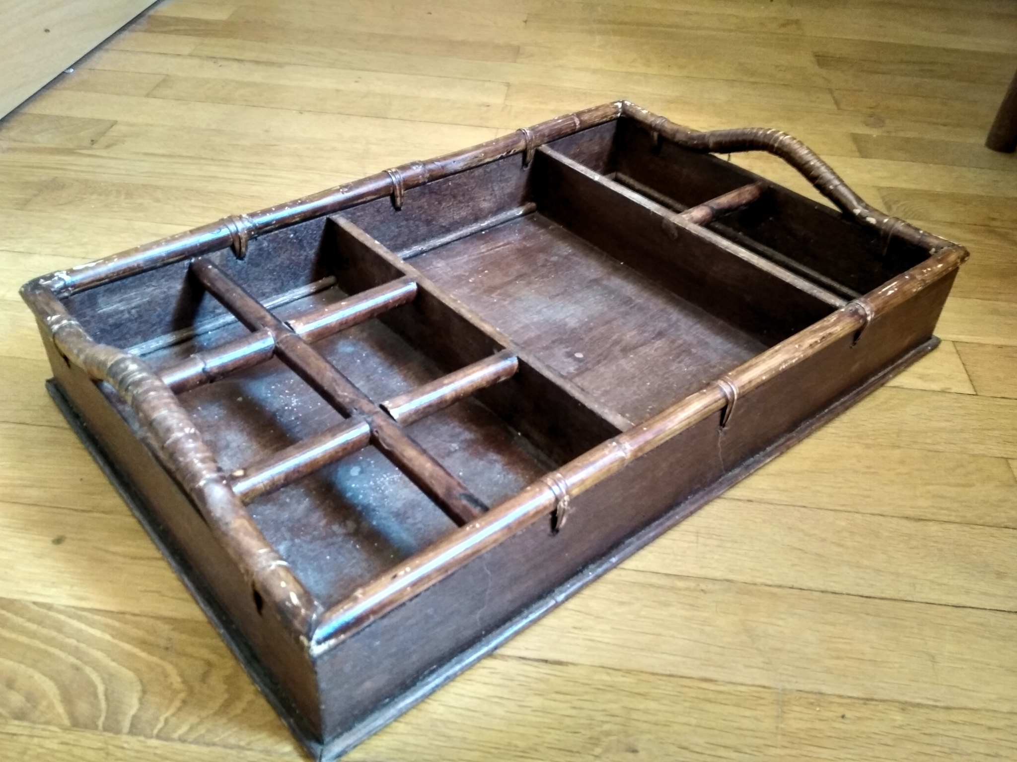 Large serving tray wood and rattan to doors lockers glasses and bottles