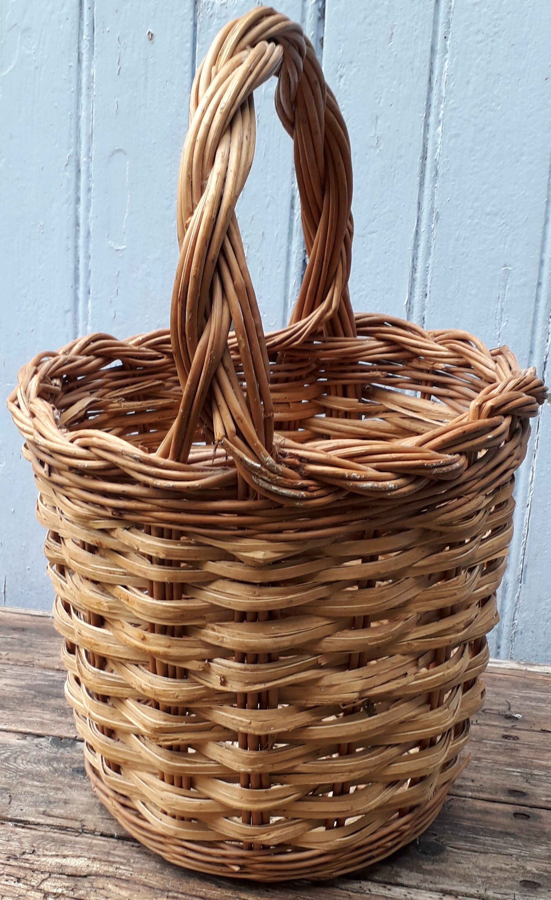 wicker round basket