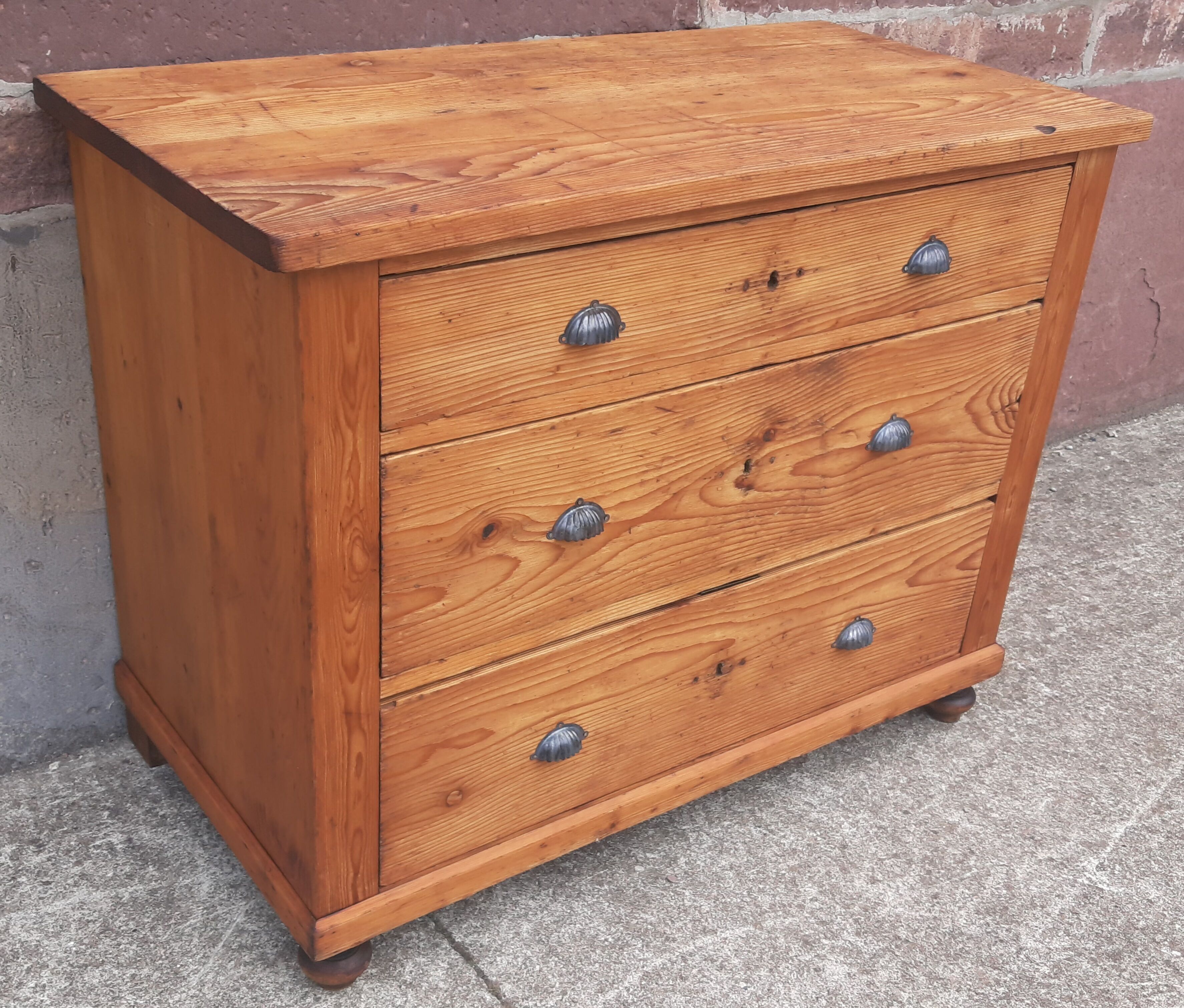 Solid pine chest of drawers