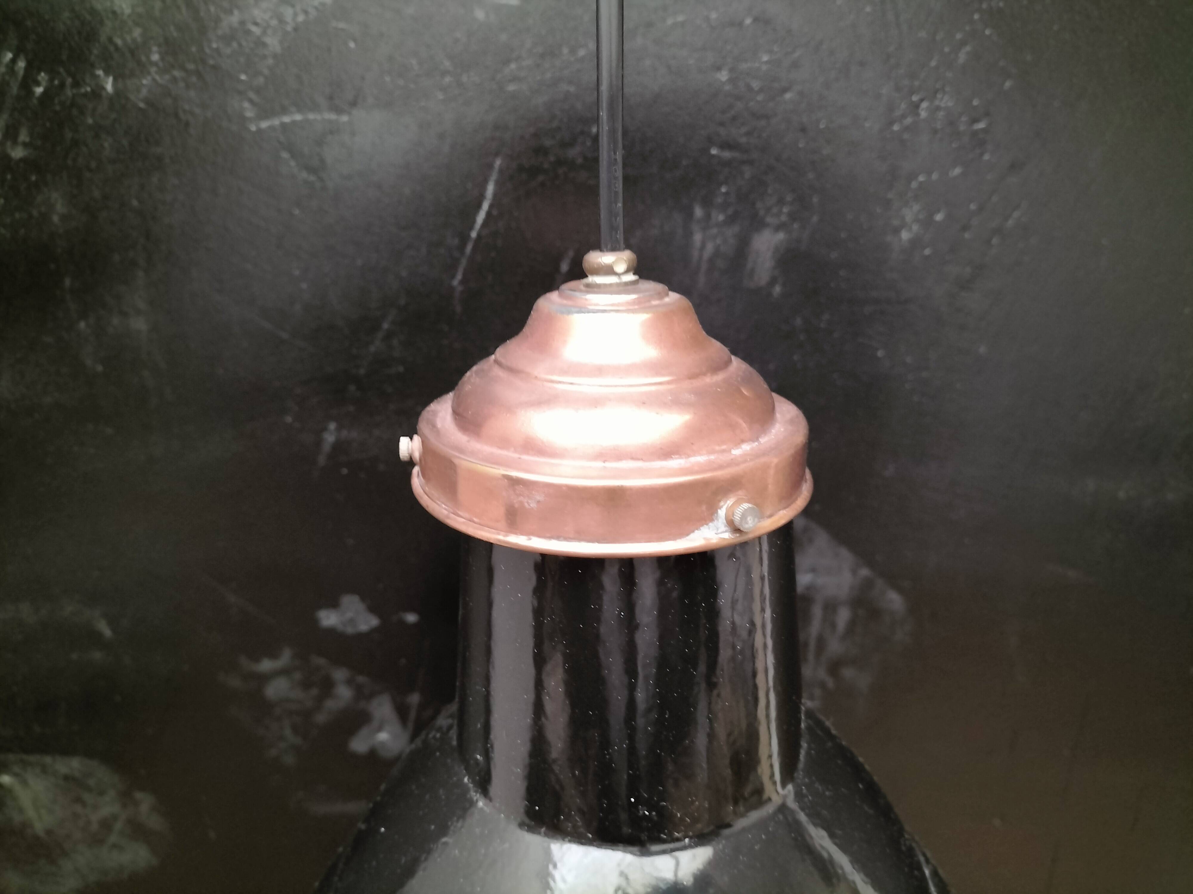 Industrial pendant light