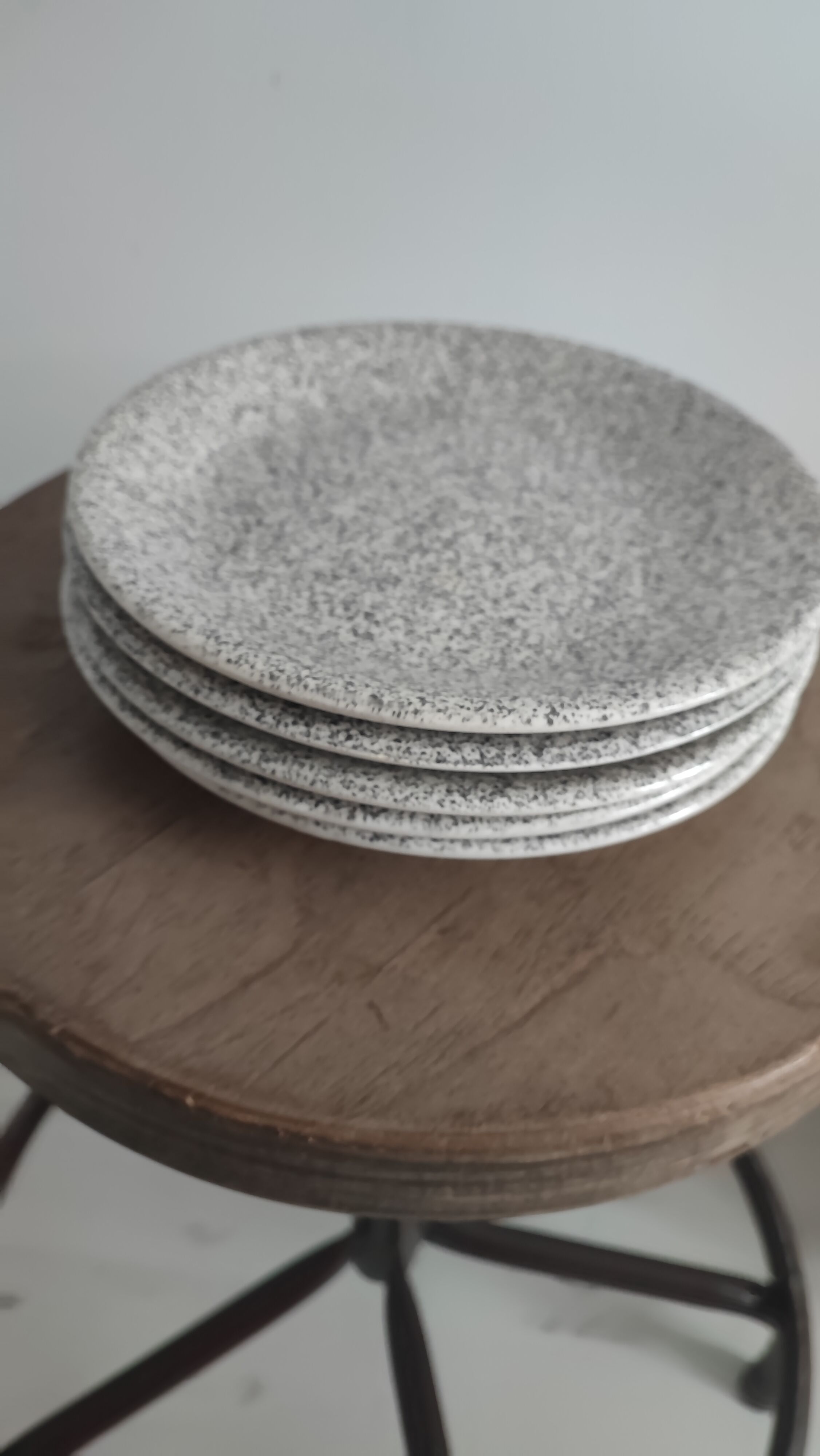 Lot de 4 assiettes mouchetées vintage