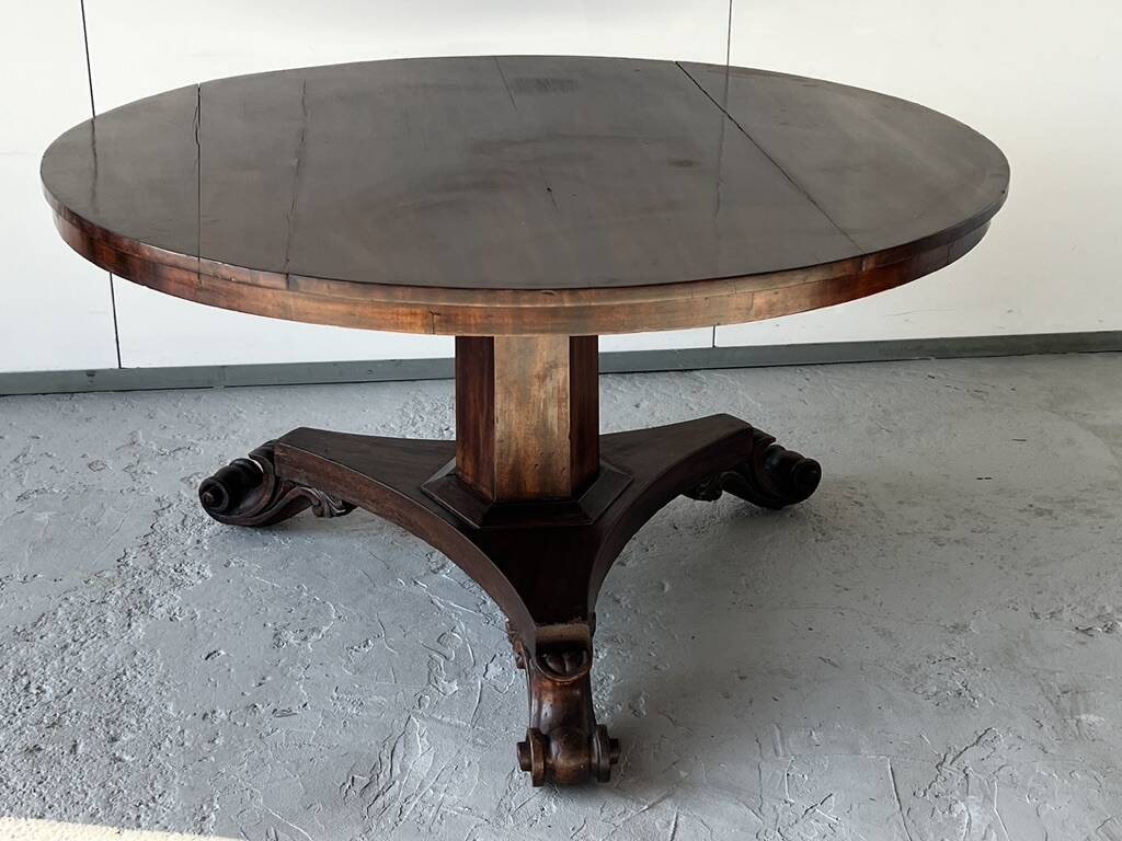 Mahogany dining room set, work in English 19th century