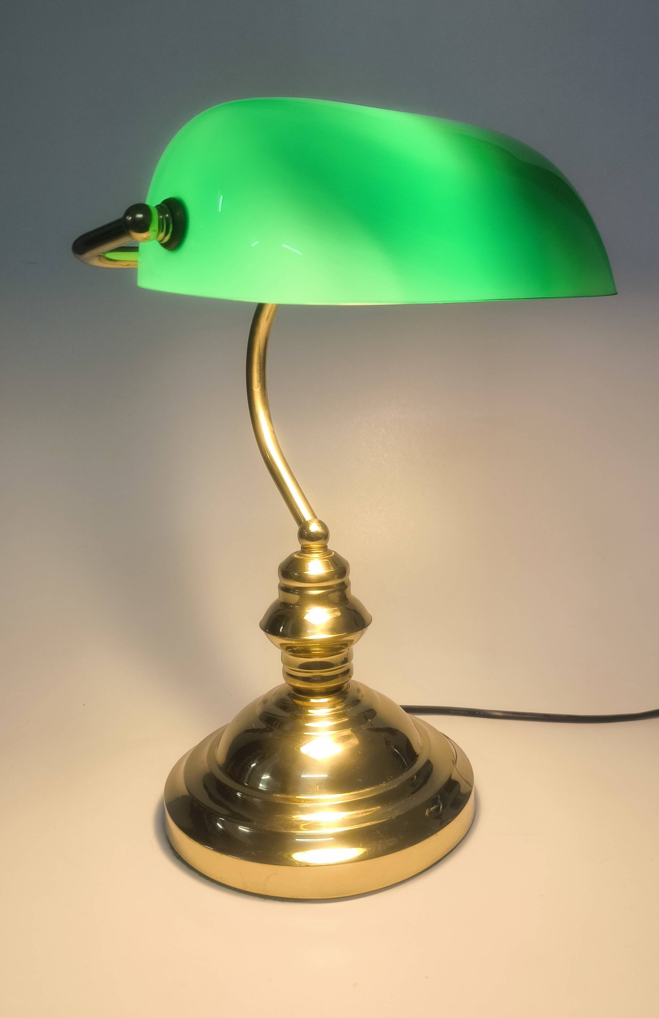 Lampe vintage de banquier en verre opalin vert