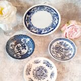 Set of 4 blue and white porcelain plates