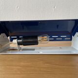 Applique à volet pivotant moderniste