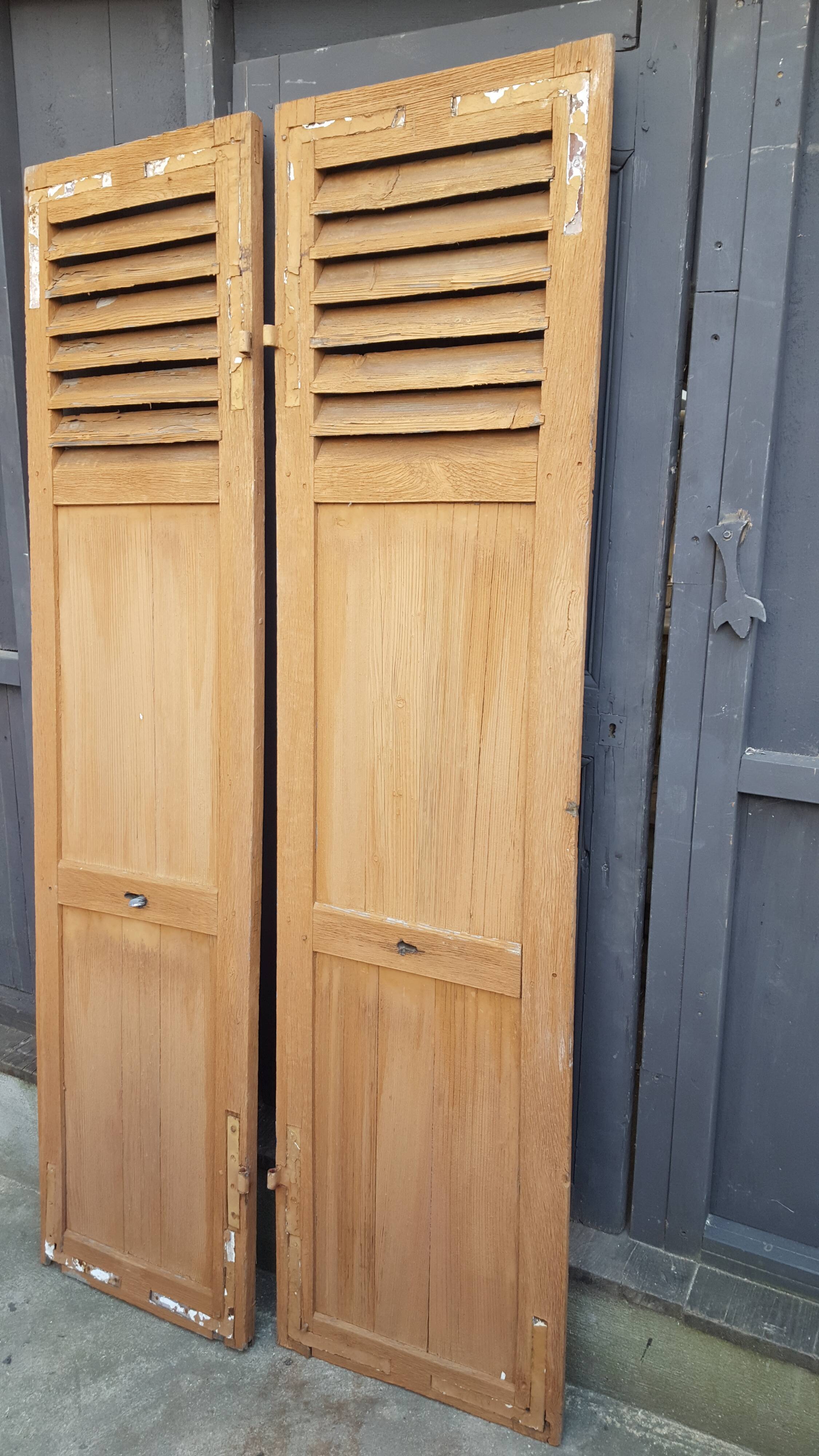 Pair of shutters