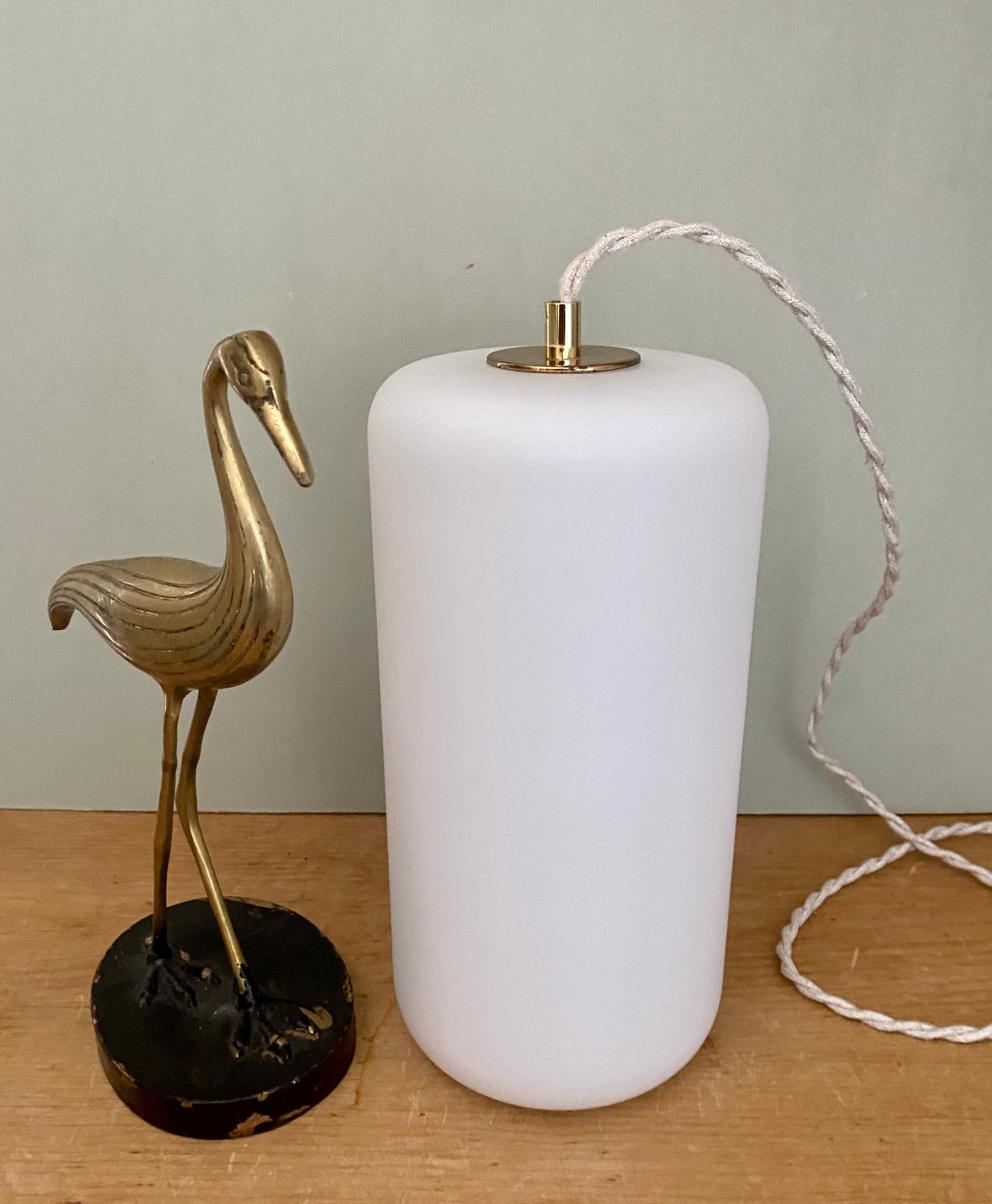 Vintage globe walker in matt opaline
