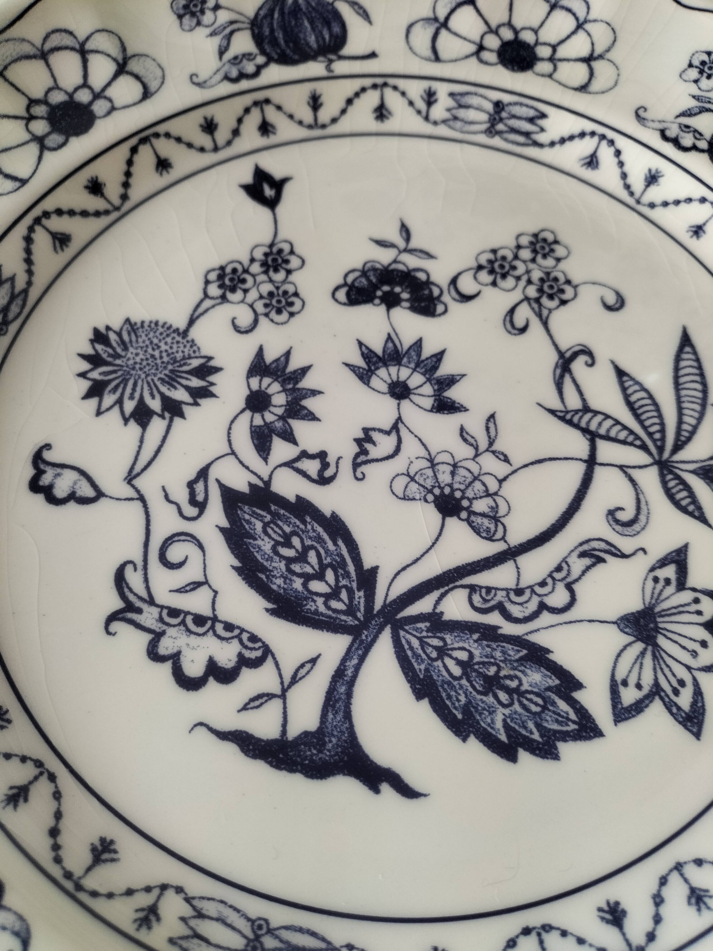 Trio of Castellania plates in Italian earthenware, vintage blue decoration