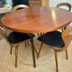 Table ronde en teck années 60