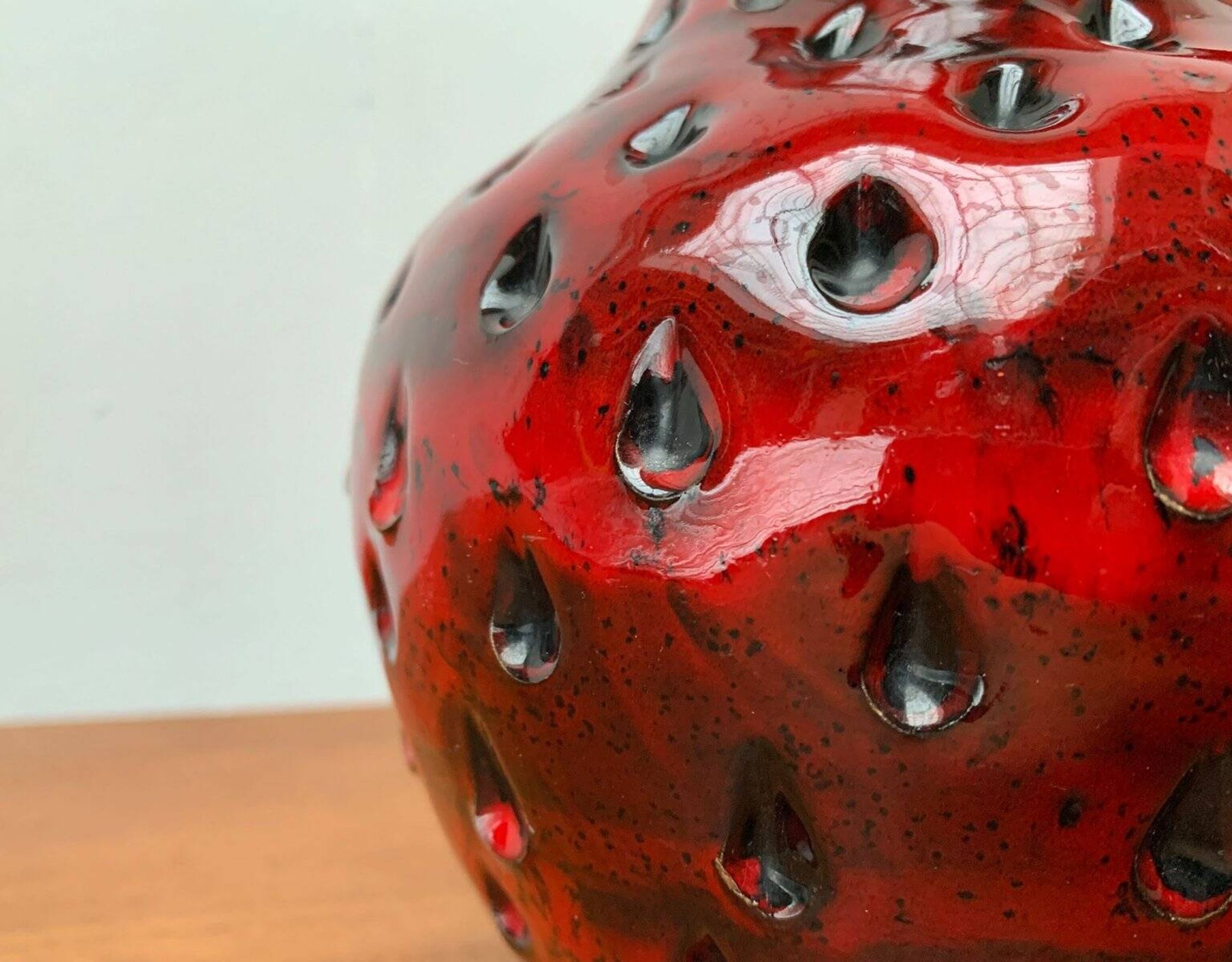 Strawberry pottery vase by Fratelli Fanciullacci for Bitossi, 1960s.