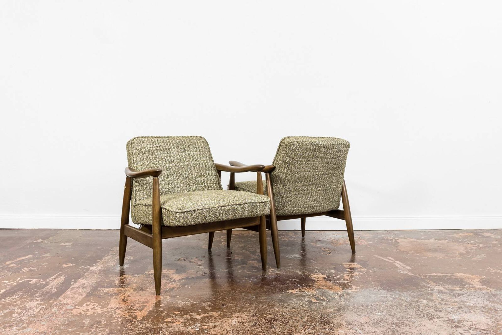 Pair of restored vintage GFM 87 armchairs by Juliusz Kedziorek, 1960s