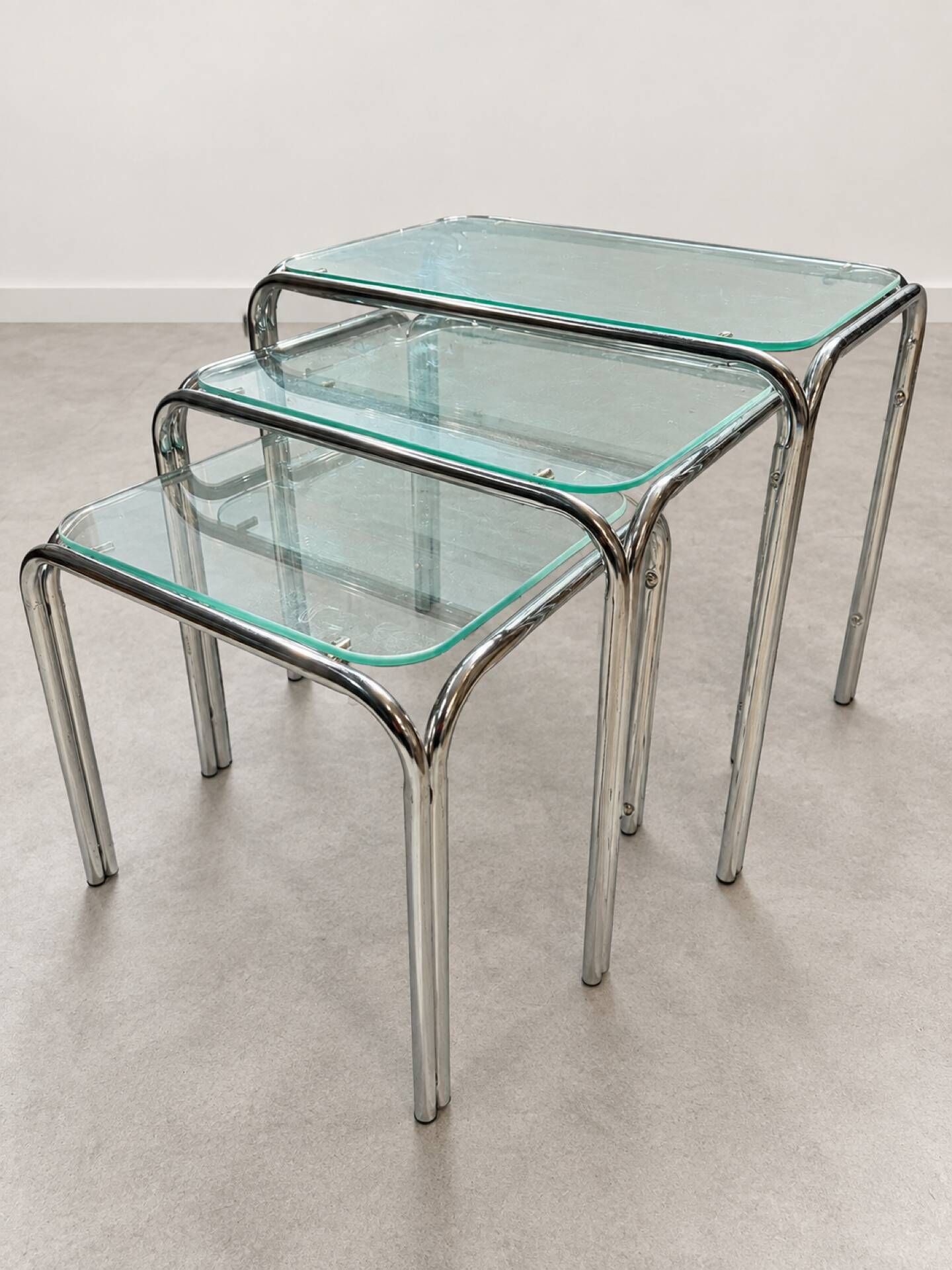 Nest tables in glass and vintage metal - 1970s