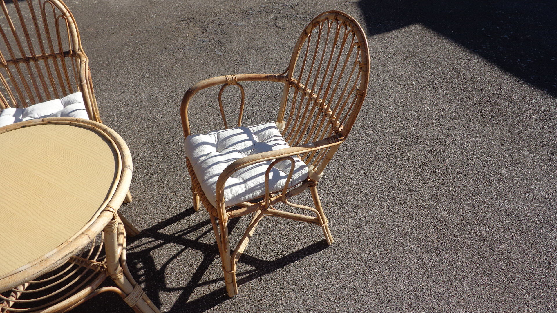 Wicker garden lounge