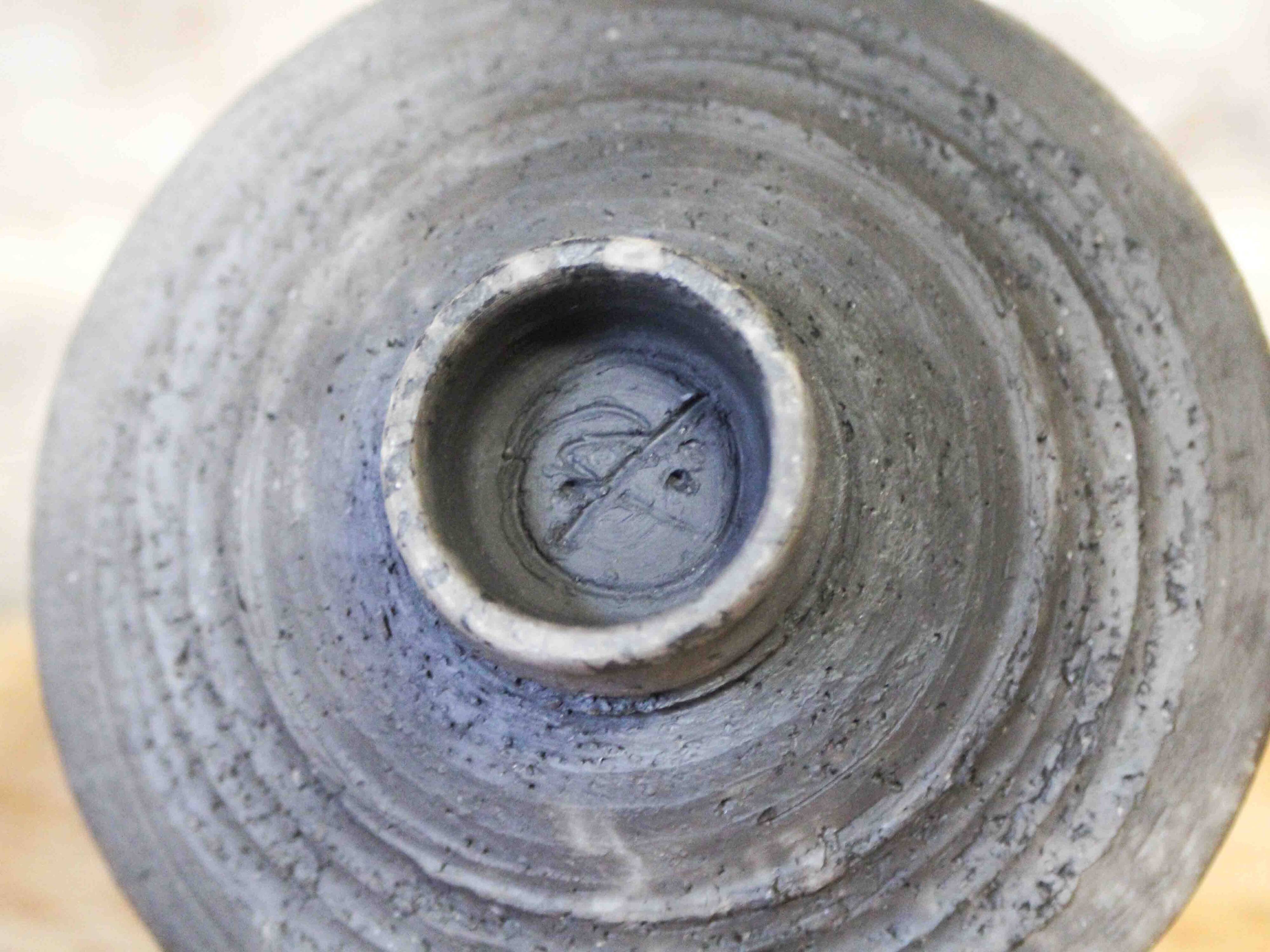 Bowl on a pedestal in raku - Michel Cohen