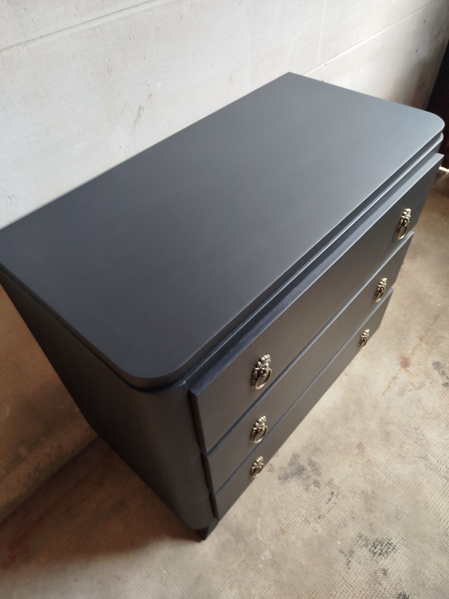 Commode vintage noire