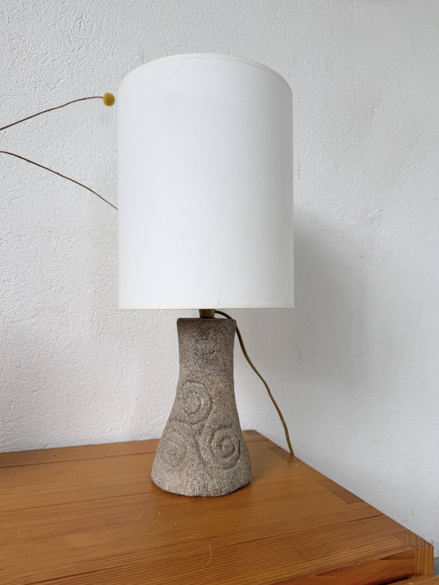 Lampe de bureau ou de table granit pierre sculptée 1970