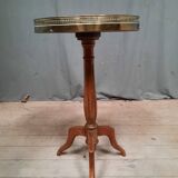 Gueridon dessu marble