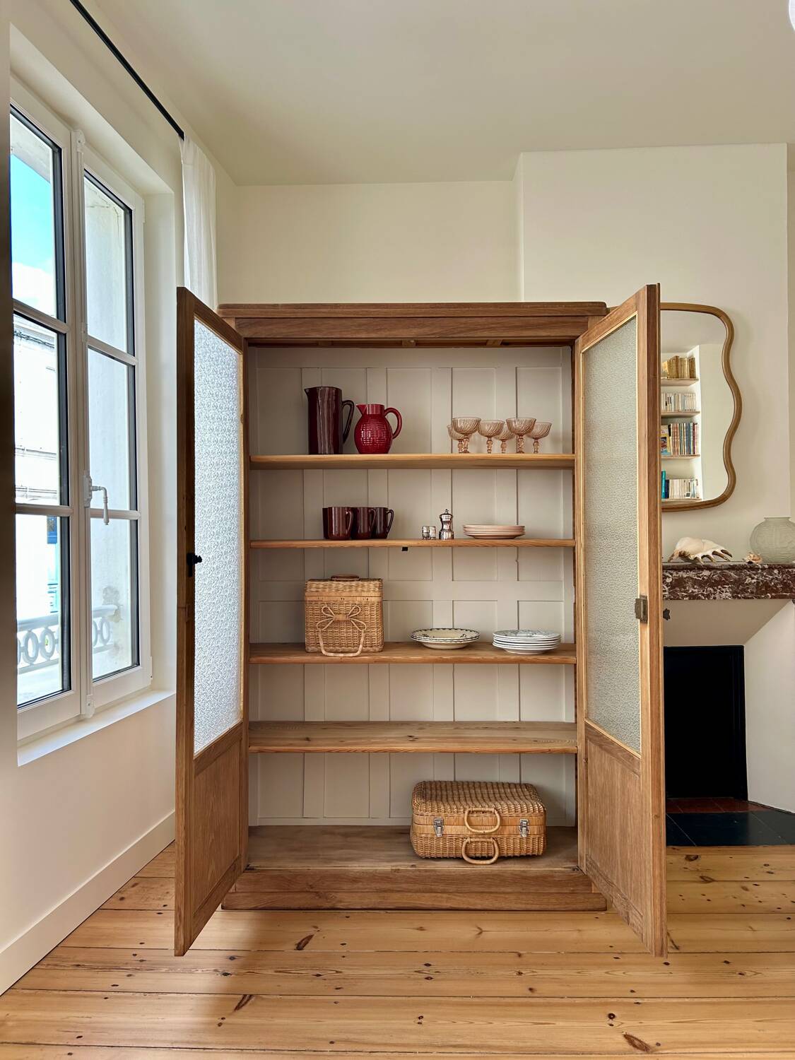 Armoire vitrée en chêne brut (rénovée)