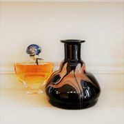 Vase soliflore en verre marbré signé maure viel