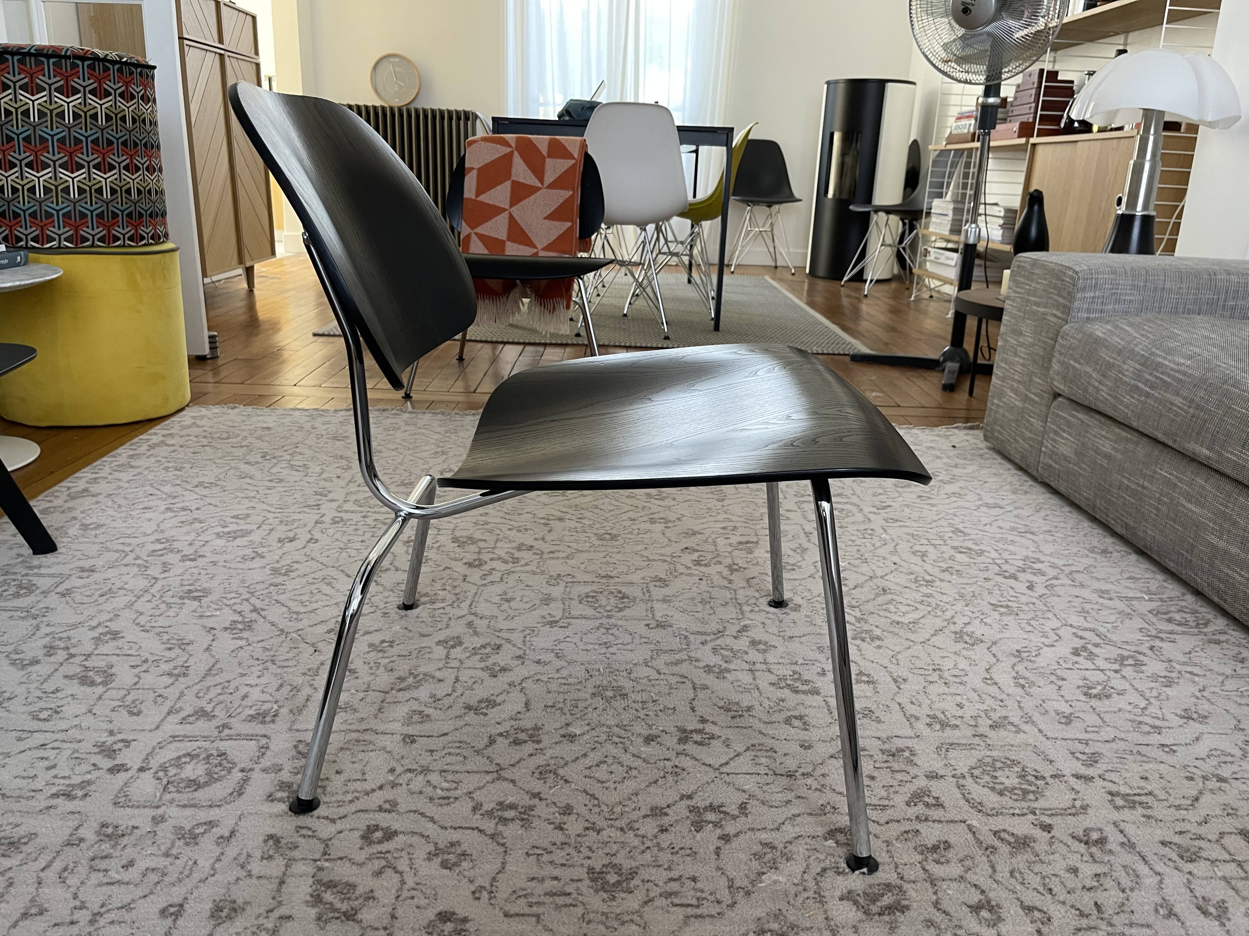 LCM armchair black ash