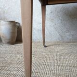 Round farm table