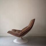 chauffeuse tulipe pivotant en tissu beige Artifort, design 1970