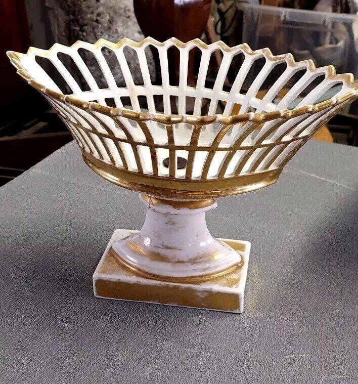 Porcelaine vieille Paris centre de table ajouré doré début XIXe siècle